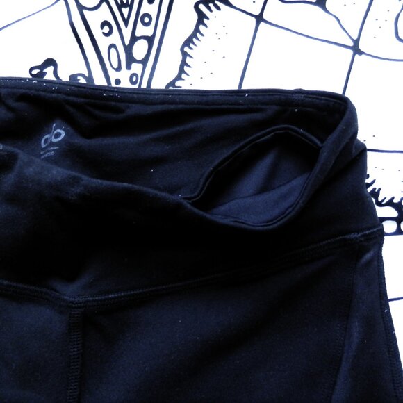 alo || Sheer Mesh Cut-out Epic Leggings in Black - Picture 12 of 13